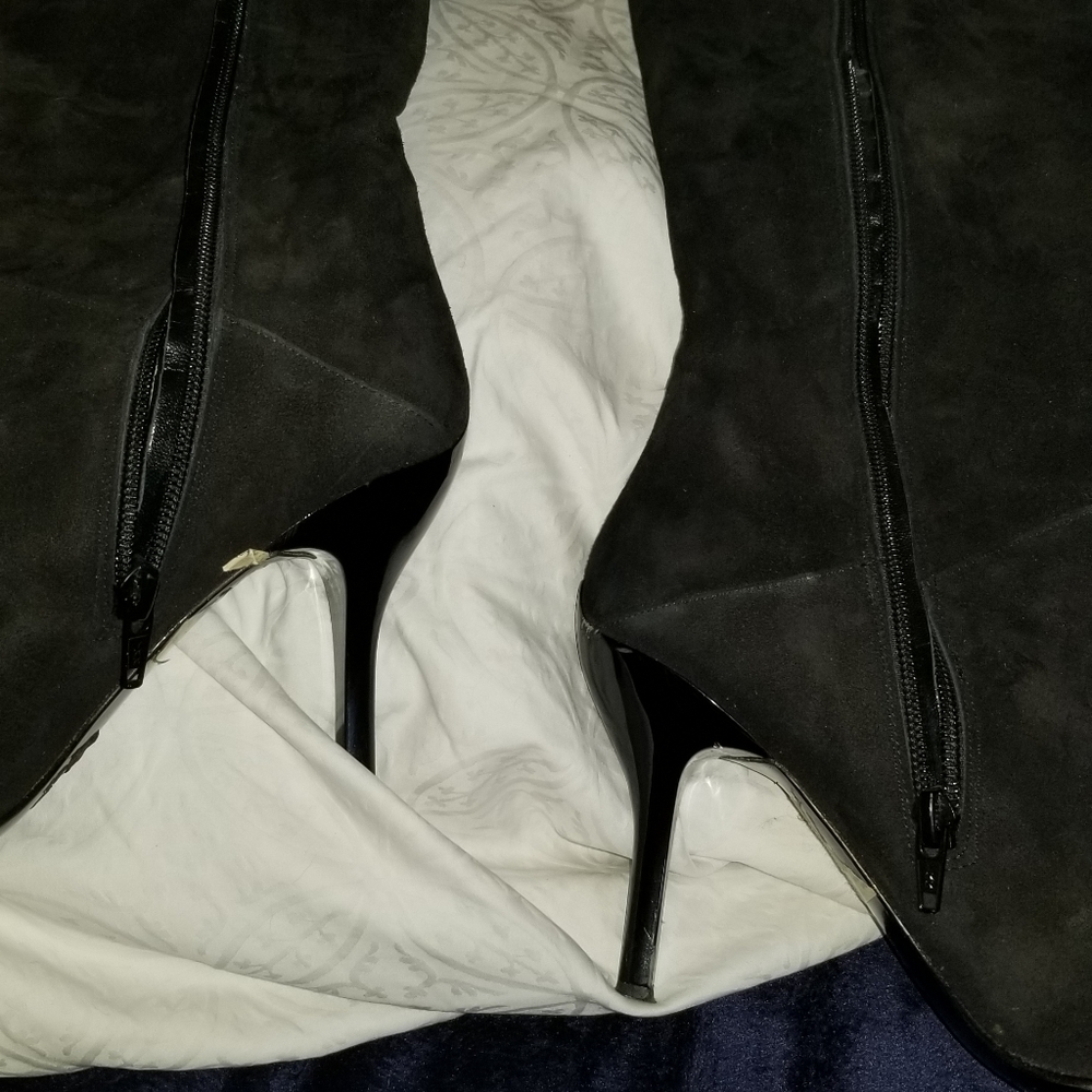 Boots - Picture 4 of 11